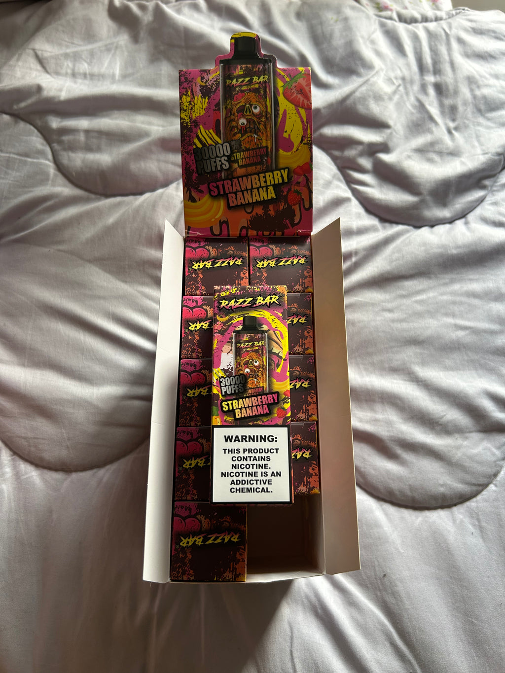 RAZZ BAR 30k - Strawberry Banana - Sigaretta elettronica usa e getta